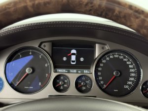 Voiture d'occasion <span class=keywords><strong>2014</strong></span> pour <span class=keywords><strong>Phaeton</strong></span> 4.2L V8 FSI Noir Toutes Options Volant à Gauche Cuir R19 Suspension Pneumatique Toit Ouvrant Solaire 4MOTION AWD - Product Image 5