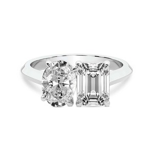 Bague Toi et Moi ovale élégante en émeraude, diamant de laboratoire 1,00 carat (2 diamants), or massif 14 carats, couleur FG, clarté VS, forme moderne, paire - Product Image 1