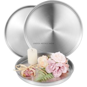 Elegante bandeja rectangular de acero inoxidable con acabado pulido y diseño moderno, perfecta para una cena y exhibición elegantes - Product Image 5