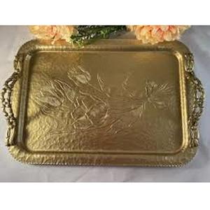 Plateau de service à biscuits au chocolat en laiton avec conception de gaufrage en laiton royal plateau de service travail décoratif pour une utilisation à la main de forme personnalisée - Product Image 1