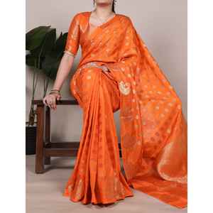 Lancement de nouveaux saris de créateur pour fêtes, en tissu ROOP SILK avec broderie ZARI et touche de dentelle, avec revers. - Product Image 1