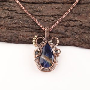 Pendentif Breloque Apaisant en Sodalite Naturelle Taillée en Poire, Enroulé de Fil de Cuivre Plaqué Argent, Pierre Bleue, Collier Tendance - Product Image 1