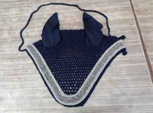 Gorro de oreja de caballo de ganchillo hecho a mano de alta calidad, conjunto a juego de velo de mosca brillante, perfecto para espectáculo y entrenamiento ecuestre - Product Image 3