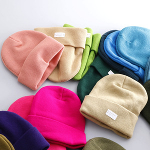 Bonnet d'hiver brodé personnalisé en gros Jacquard tricoté doux et chaud de toutes les couleurs pour les affaires de plage ou les voyages - Product Image 5