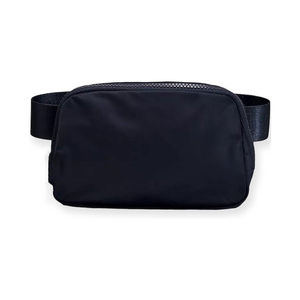 Riñonera Moderna y Elegante, Bolso de Cintura, Bolso Bandolera, Bolso de Cinturón en Venta, Alta Calidad en Pakistán - Product Image 3