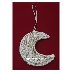 Nuevo Producto de Moda y Alta Demanda: Adorno Colgante para Árbol de Navidad con Diseño de Luna Bordado en Hilo Plateado y Cuentas - Product Image 1