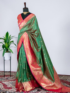 <strong>DESIGNER</strong> <strong>BANARASI</strong> <strong>SILK</strong> <strong>SAREE</strong>