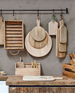 Planche à découper en bois d'acacia et de manguier artisanale avec des tailles personnalisées conçues pour une utilisation élégante à la maison et à l'hôtel Planche à fromage en résine - Product Image 3