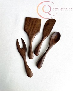 Juego de Cubiertos de Madera Hechos a Mano con Madera de Calidad, Ecológicos, Sostenibles, Desechables, Seguros y Duraderos - Product Image 1
