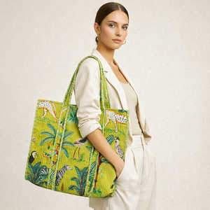 Sac fourre-tout design Eco Conscious en tissu de qualité supérieure avec des imprimés artistiques en blocs - Product Image 1