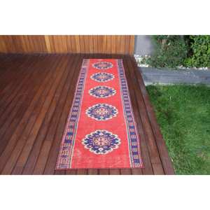 พรมวินเทจตุรกี ขนาด 2.6x7.9 ฟุต (78x242 ซม.) พรมขนสัตว์สีแดง - Product Image 1