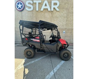 Vehículo Utilitario Recreativo Pioneer 700-4 Deluxe UTV de 4 Tiempos, Certificado por la EPA y la CEE, para Exportación, Uso Comercial, Agrícola y al Aire Libre - Product Image 1