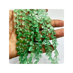 Venta al por mayor a granel 8 pulgadas Premium Natural verde fresa cuarzo facetado Briolette pera gotas 6-7mm aprox. Fabricación de joyas - Product Image 1
