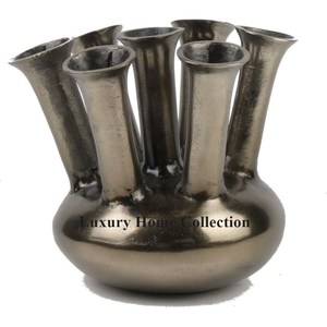 Jarrón Floral de diseñador de tendencia superior, sombra antigua de latón con forma de cuerno y 7 soportes para flores en maceta, suministro de Decoración de mesa de boda - Product Image 1