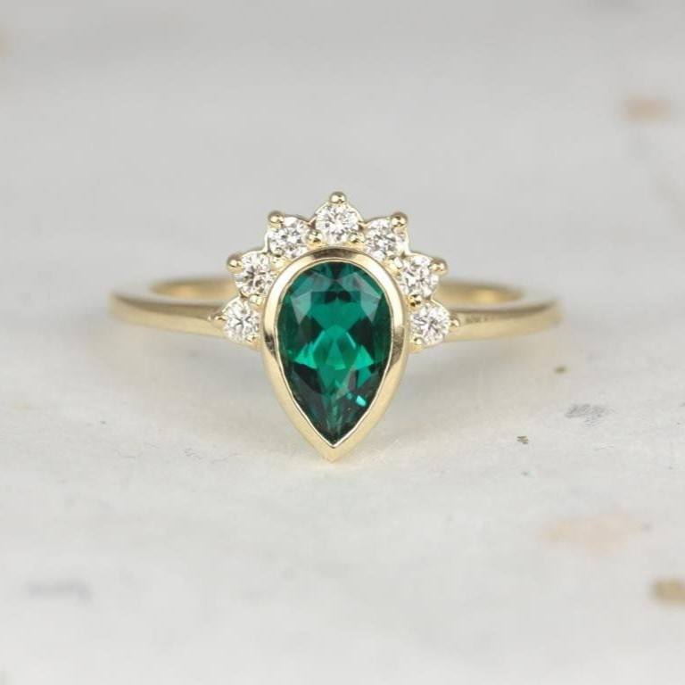 สีเขียว