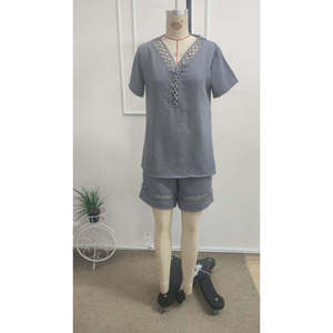 Women's <b>Short</b>-Sleeved V-Neck Blouse and <b>Shorts</b> Two-Piece Set, 37649 - <b>Burgundy</b> - Product Image 5
