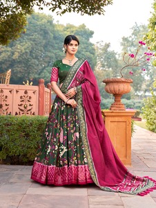 Dernier Designer Dola Soie Imprimé Et Feuille Travail Lehenga Choli Par Fab Zone - Product Image 2
