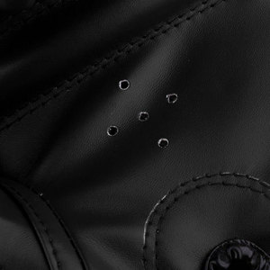 Vente en gros de trous respirants personnalisés pour adulte unisexe Gants de boxe noirs de combat d'entraînement - Product Image 3
