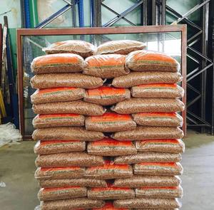 100% Pellet De madera De Pino 6mm 8mm 15Kg Europa Gránulos De Bois para calentar calidad De Pino Din En Plus A1 Pellet Bois Wood Pellet - Product Image 2