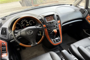 PRÊT À CONDUIRE - VÉHICULE D'OCCASION À VOLANT À GAUCHE |   Conduite à droite |   47 000 KM 2002 LEXUUSSS RX300 - Product Image 3