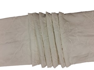 Tela de Algodón Tejido con Cordón Blanco Estampado, Ideal para Confección de Vestidos o Kurti y Dupatta para Niñas, Disponible a Buen Precio - Product Image 3