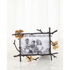 Cadre photo unique en métal aluminium avec motif décoratif parfait pour afficher des photos de mariage ou des souvenirs chéris avec style - Product Image 4