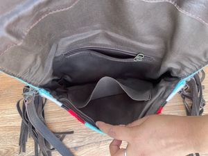 Western Stylish Real Tooled Aztec Leather Multi Color Fringe Sling Bag Venta caliente Nueva llegada Tooled Saddle Blanket Handbag - Product Image 6