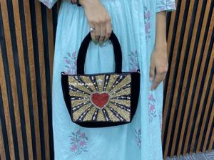 Custom Fashion Beaded Hand <b>Bags</b> Girls Luxury Handbags Make Handmade Pearl Beads <b>Bags</b> for Woman <b>Evening</b> <b>Bag</b> - Product Image 6