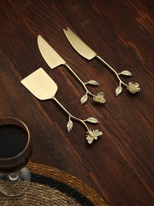 Ensemble de couteaux à fromage en acier inoxydable plaqué or avec manche en forme de feuille avec trancheuse à fromage et épandeur à fromage - Product Image 5