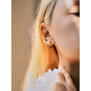 Orecchini a Cerchio in Argento Sterling con Onice Nero a Goccia, Gioielli Trendy con Gemma Nera, Regalo per Lei - Product Image 5