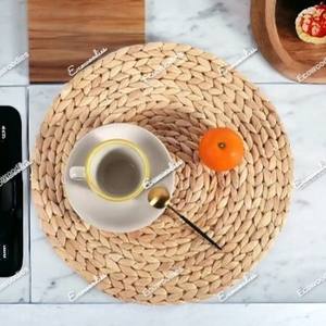 Napperon rond absorbant l'eau fait à la main en jacinthe d'eau artisanat naturel napperons de table à manger en paille personnalisés sous-verre - Product Image 6