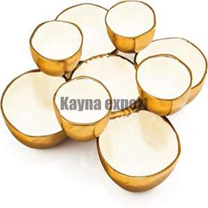 Beau bol de service de fruits de conception de corail émail blanc fini avec du métal poli plaqué or pour des occasions de fête - Product Image 2