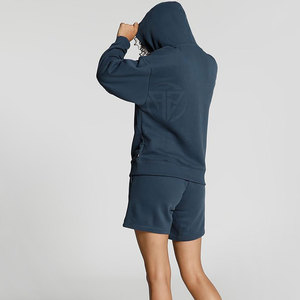 Ensemble sweat-shirt et short pour femme en tissu polaire, écologique, doux au toucher, confortable pour un usage quotidien - Product Image 3