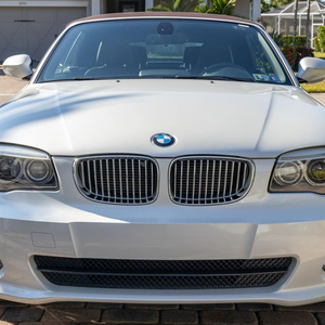 BMW 128i Convertible 2013 Usado, Edición Limitada Lifestyle, 1 Dueño, 21100 Millas, Motor de 6 Cilindros, Interior Color Marrón Tabaco - Product Image 1