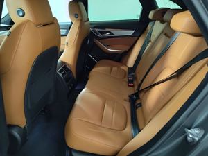 รถ SUV ปี 2026 F-PACE P250 R-DYNAMIC S AWD สภาพดีเยี่ยมมาก เกียร์อัตโนมัติ กำลัง 246 แรงม้า - Product Image 3