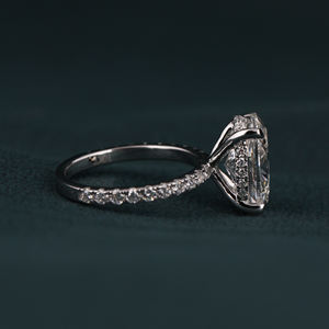 Anillo de diamante cultivado en laboratorio de plata de ley, juego de pavé de Halo oculto, compromiso de corte ovalado de estilo clásico con certificado IGI, su regalo - Product Image 6