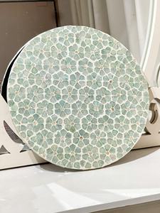 Bandeja decorativa hecha a mano con incrustaciones de nácar, plato redondo para servir con diseño floral - Product Image 4