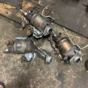 เศษซากตัวเร่งปฏิกิริยาสำหรับรถยนต์ - Product Image 1