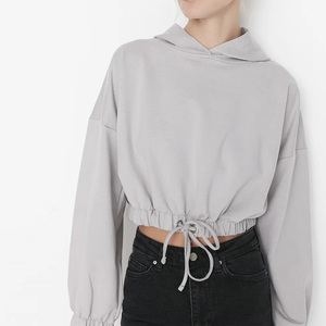 Hoodie court oversize en molleton de coton/polyester fabriqué en usine, personnalisé, style streetwear pour femmes - Product Image 2