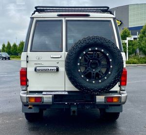 Neatly used 2020 T-o-y-ota La-n-dc-r-uiser 76 Series GXL, Left-Hand <b>Drive</b>, 5-Speed Manual, 4WD - Product Image 6