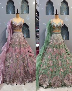 Lehenga choli ผ้าไหมจากอินเดียน่ามีสไตล์ปักเลื่อมทำงานด้วยผ้าแคนแคนวาสและผ้าใบ Patta - Product Image 2