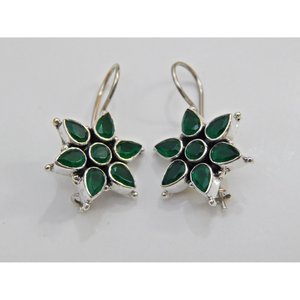 Boucles d'oreilles en argent sterling 925 faites à la main en onyx vert floral bijoux de mariage vert naturel avec or cadeau parfait pour elle - Product Image 1