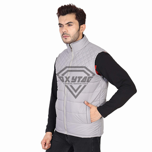 เสื้อกั๊กพัฟเฟอร์น้ำหนักเบาสำหรับผู้ชาย แบบควิลท์ อุ่นสบายสำหรับฤดูหนาว สีเทา ไม่มีแขน เสื้อกันหนาวแบบกิเลต์ สำหรับใส่ลำลองกลางแจ้งและแฟชั่น - Product Image 5