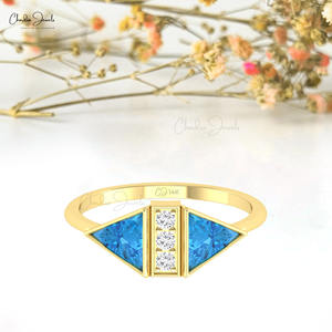 Anillo acentuado de diamante de oro macizo de 14K de alta calidad con corte triangular de 6mm para racimo de Topacio Azul suizo fiesta de bodas románticas - Product Image 1