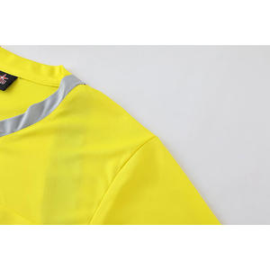 Service OEM de maillots de football en gros, vêtements d'équipe haut de gamme, ensemble maillot et short, séchage rapide, léger, personnalisation de la marque disponible pour les commandes en gros - Product Image 4