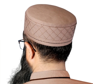Vente en gros de chapeaux Kufi avec logo personnalisé Conception de style islamique Turquie Fait à la main Qualité importée Prier cousu - Product Image 2