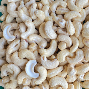 Vente en gros de noix de cajou brutes WW180 WW240 du Vietnam à bas prix Santigo séchées de haute qualité - Product Image 1