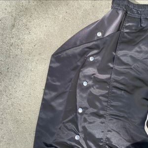 2025 nouveauté Streetwear bouton personnalisé pantalon en Nylon décontracté Long Cargo pantalon entraînement pour hommes pantalon OEM entretenu - Product Image 5