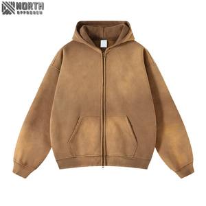 Sweat-shirt à capuche décontracté vintage en coton 100% à coupe régulière, couleur kaki, effet usé, poche kangourou, streetwear d'hiver, imprimé - Product Image 3