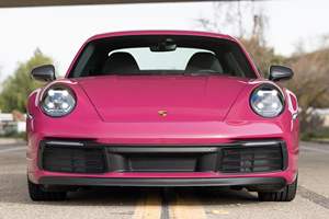 2024 911 Carrera T Coupé ~4,000 Millas, Transmisión Manual de 7 Velocidades, Ruby Star Neo, Mayormente sin Modificaciones - Product Image 2